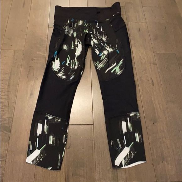 NWT Under Armour Speedpocket Run Printed Crop S - Picture 4 of 11